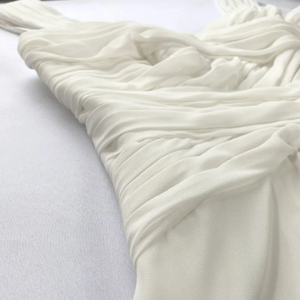 - MONIQUE LHUILLIER WHITE CHIFFON SLEEVELESS BRIDAL WEDDING DRE… - Picture 7 of 11